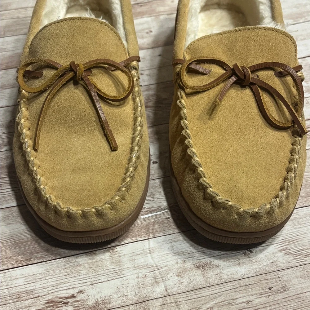 Minnetonka Pile Lined Hard Sole Men's Tan Suede Loafers Slippers 13W